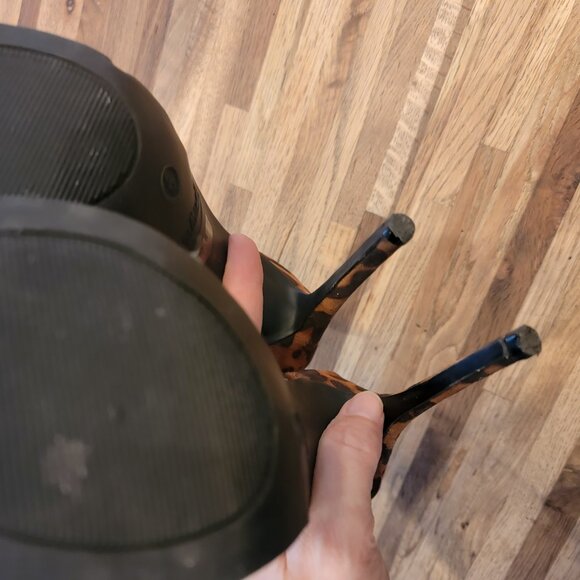 Anne Michelle Rise Up 3 3/4" heel Animal Print T Strap Stiletto Heel Pumps - Picture 11 of 14